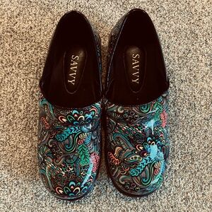 Savvy Women’s Brandy Green Mardi Gras Nursing Clogs Patent Leather Size 7‎